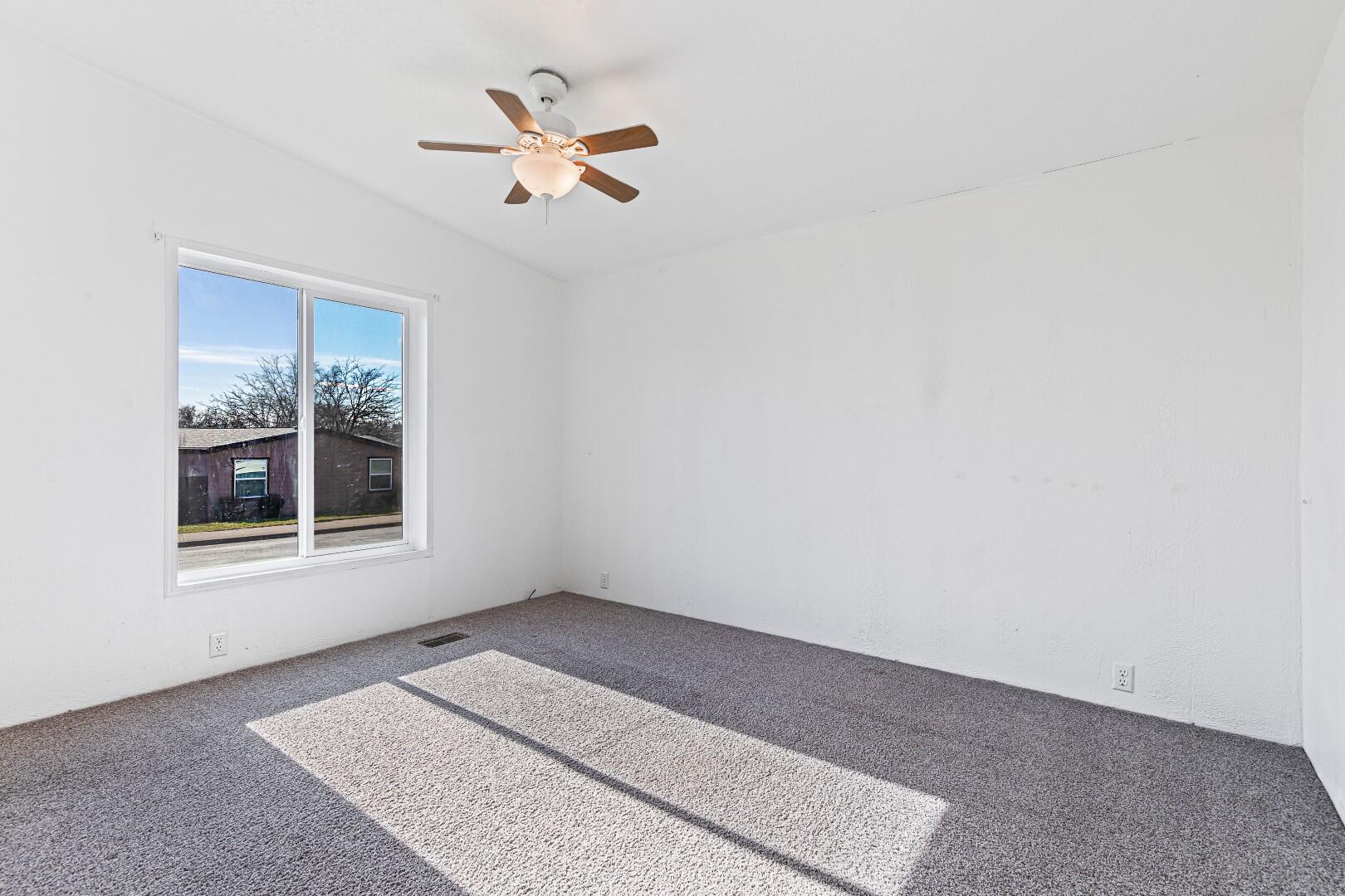 664 Clearview Way Eagle Point, OR 97524 - Photo 21 of 31 24
