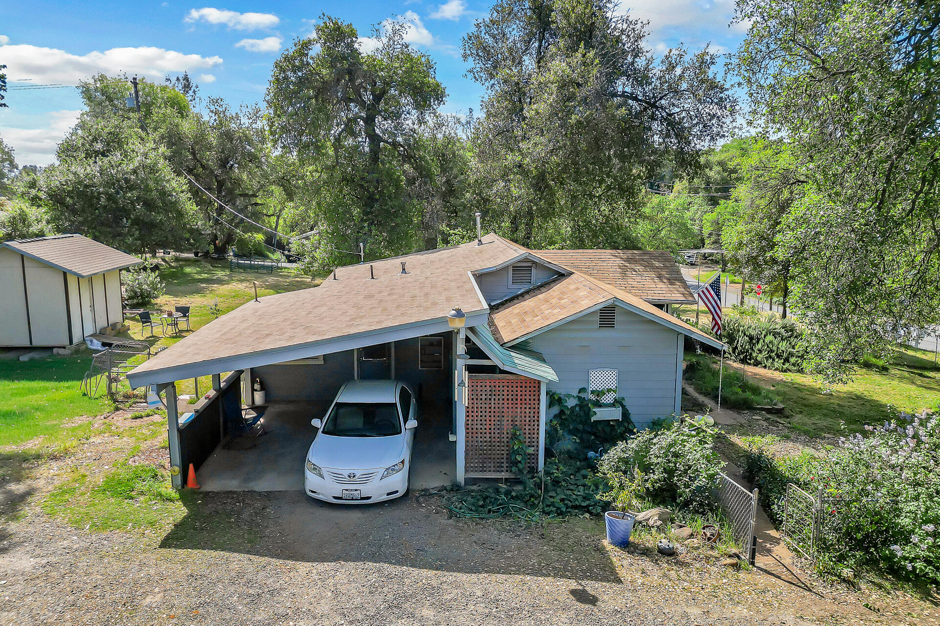 1729 Deer Creek Road Shasta Lake, CA 96019 - Photo 16 of 23 Attached Carport