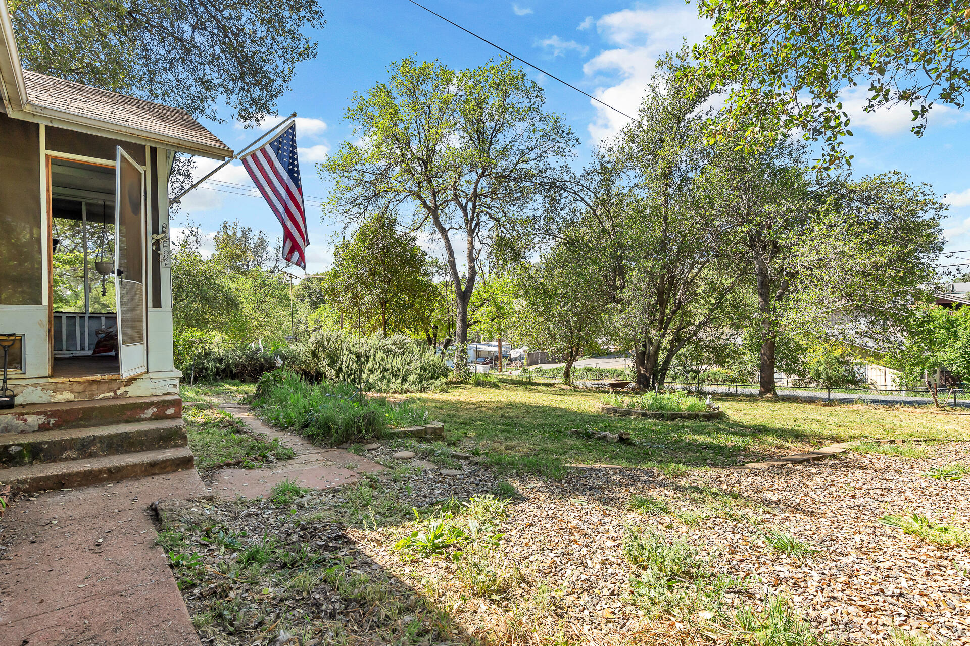 1729 Deer Creek Road Shasta Lake, CA 96019 - Photo 20 of 23 Front Porch