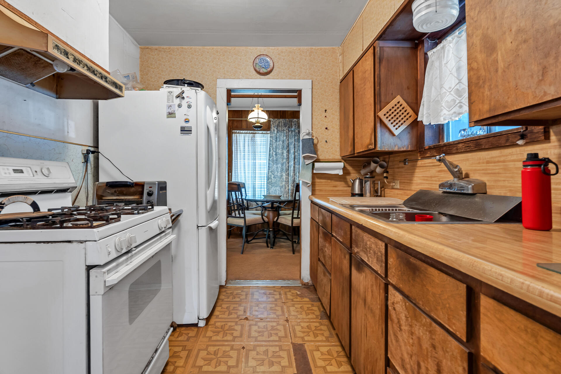 1729 Deer Creek Road Shasta Lake, CA 96019 - Photo 8 of 23 Gas Cooking