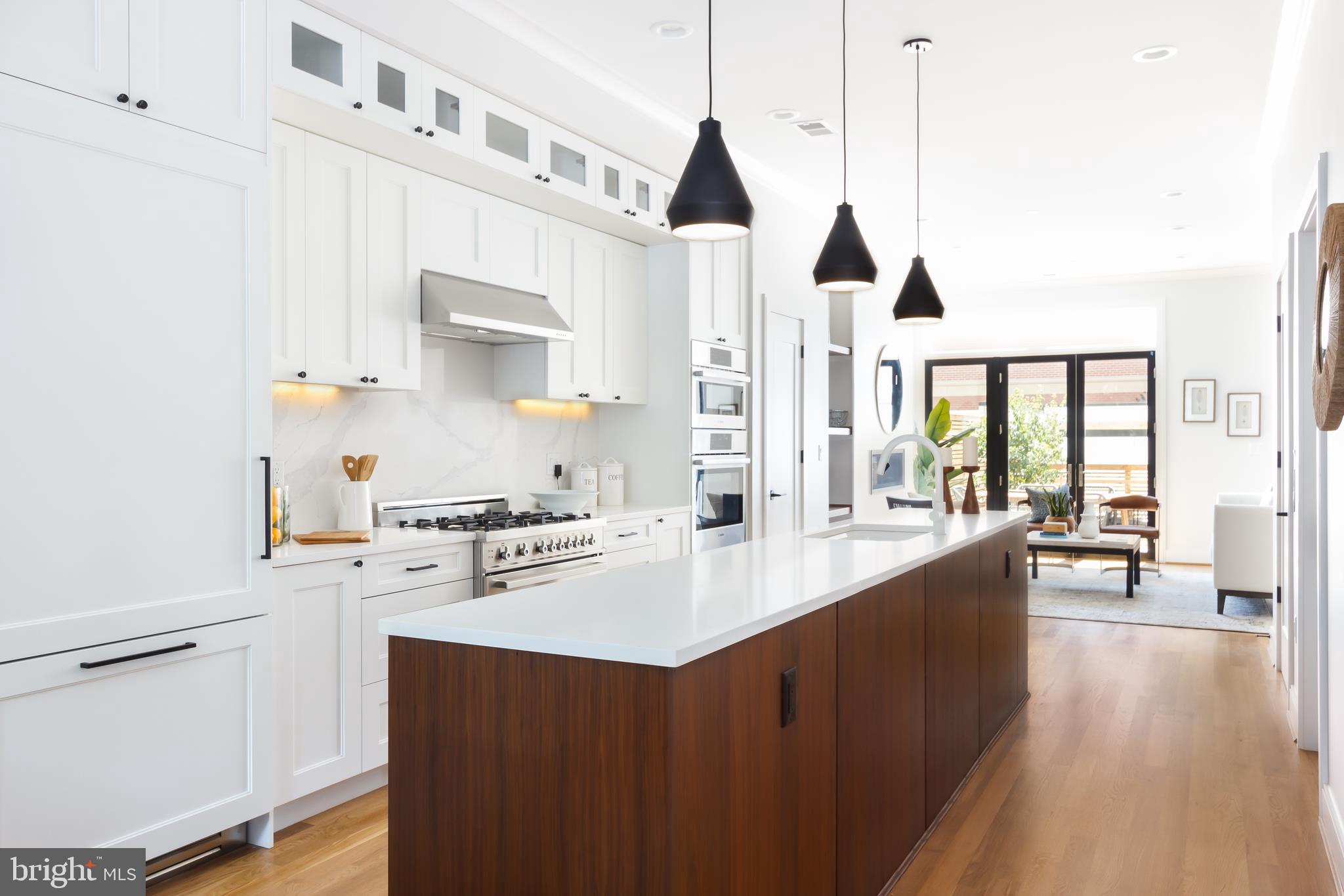 1325 D Street Southeast Washington, DC 20003 - Photo 3 of 16 Gourmet Kitchen dining room to family room - Model
