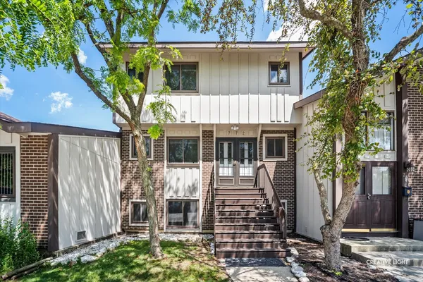 $3,400 | 772 Circle Drive, Roselle, IL 60172