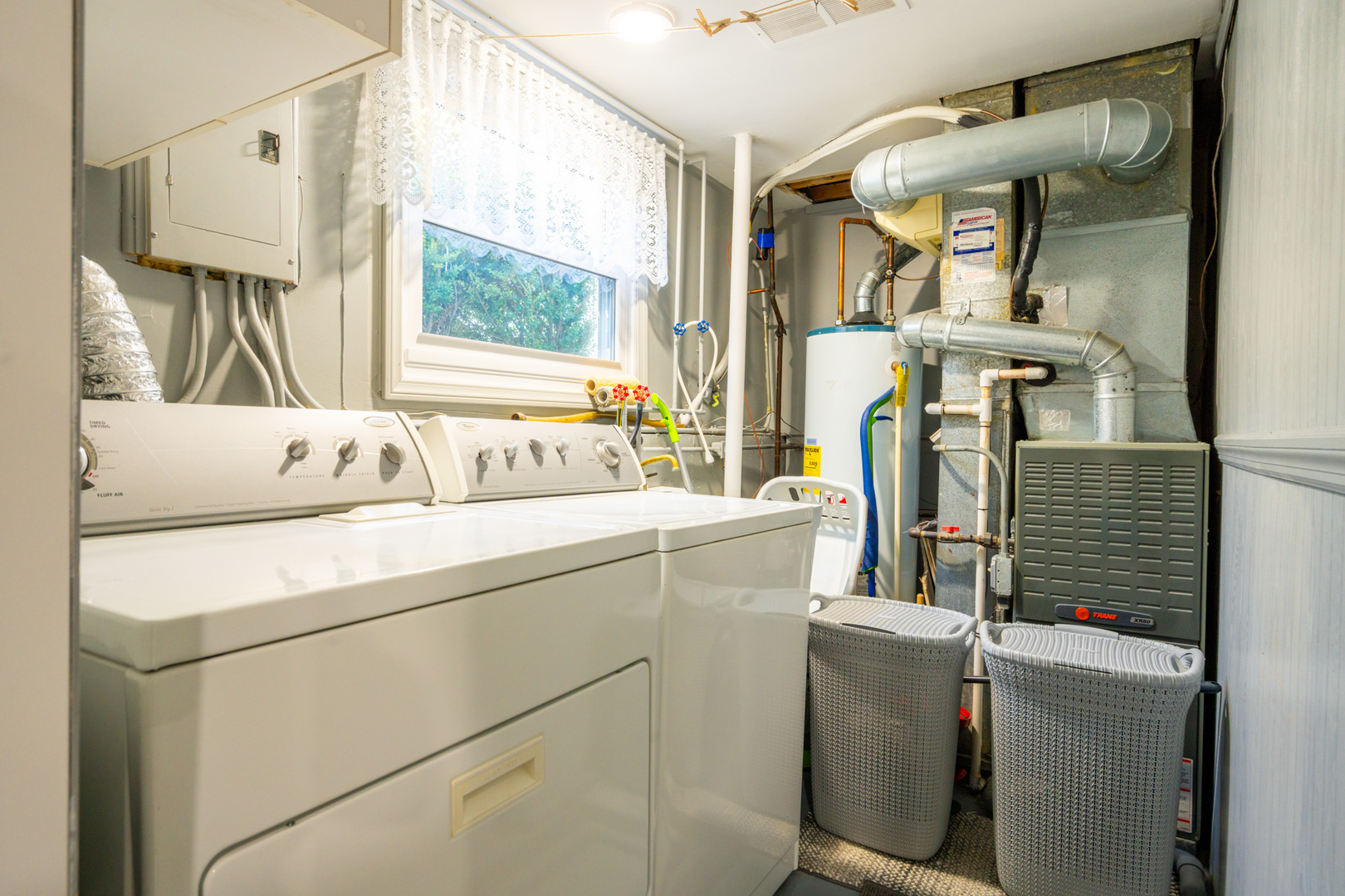 909 Springfield Drive Roselle, IL 60172 - Photo 29 of 42 a utility room with dryer and washer