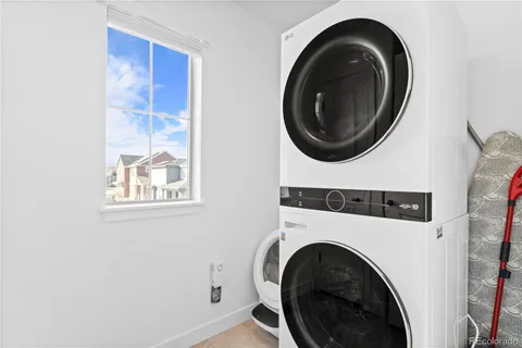 a close up view of a washer and dryer