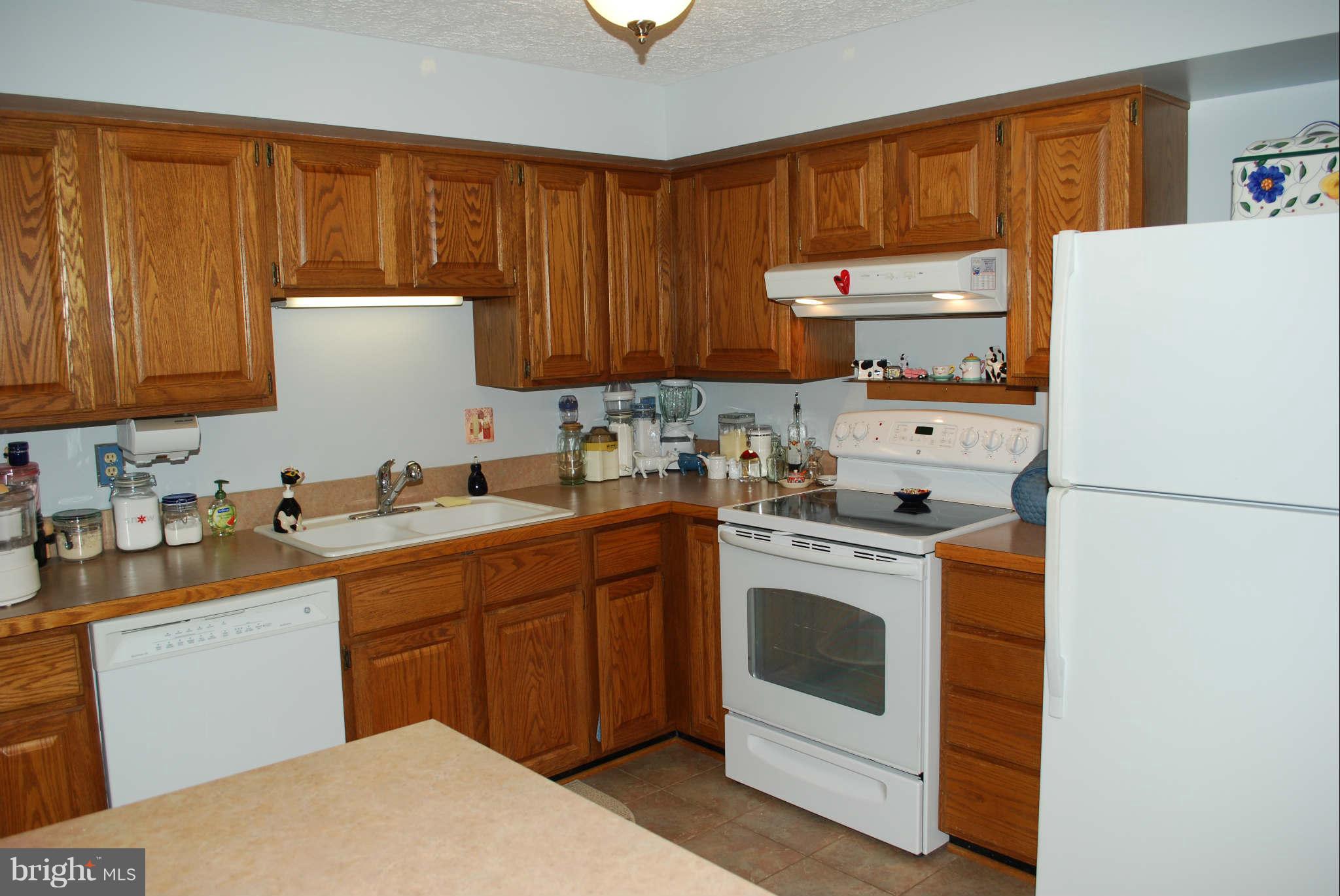 201 Ridgecrest Court Stafford, VA 22554 - Photo 5 of 21 Kitchen