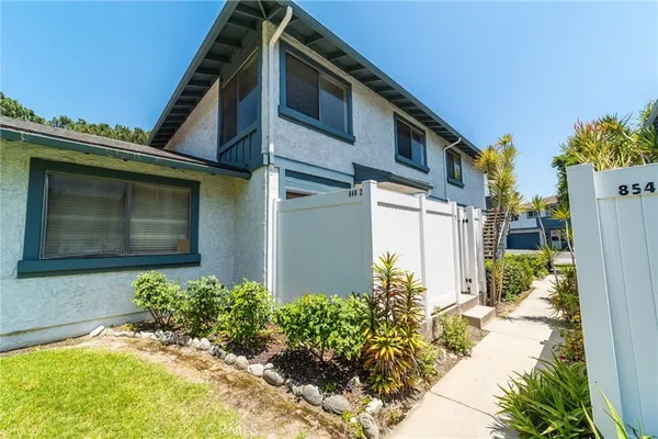 $430,000 | 848 Sierra Madre Avenue, Unit 2, Azusa, CA 91702