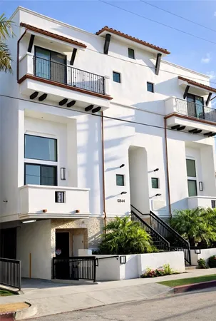 $4,495 | 10844 Blix Street, Unit 101, North Hollywood, CA 91602
