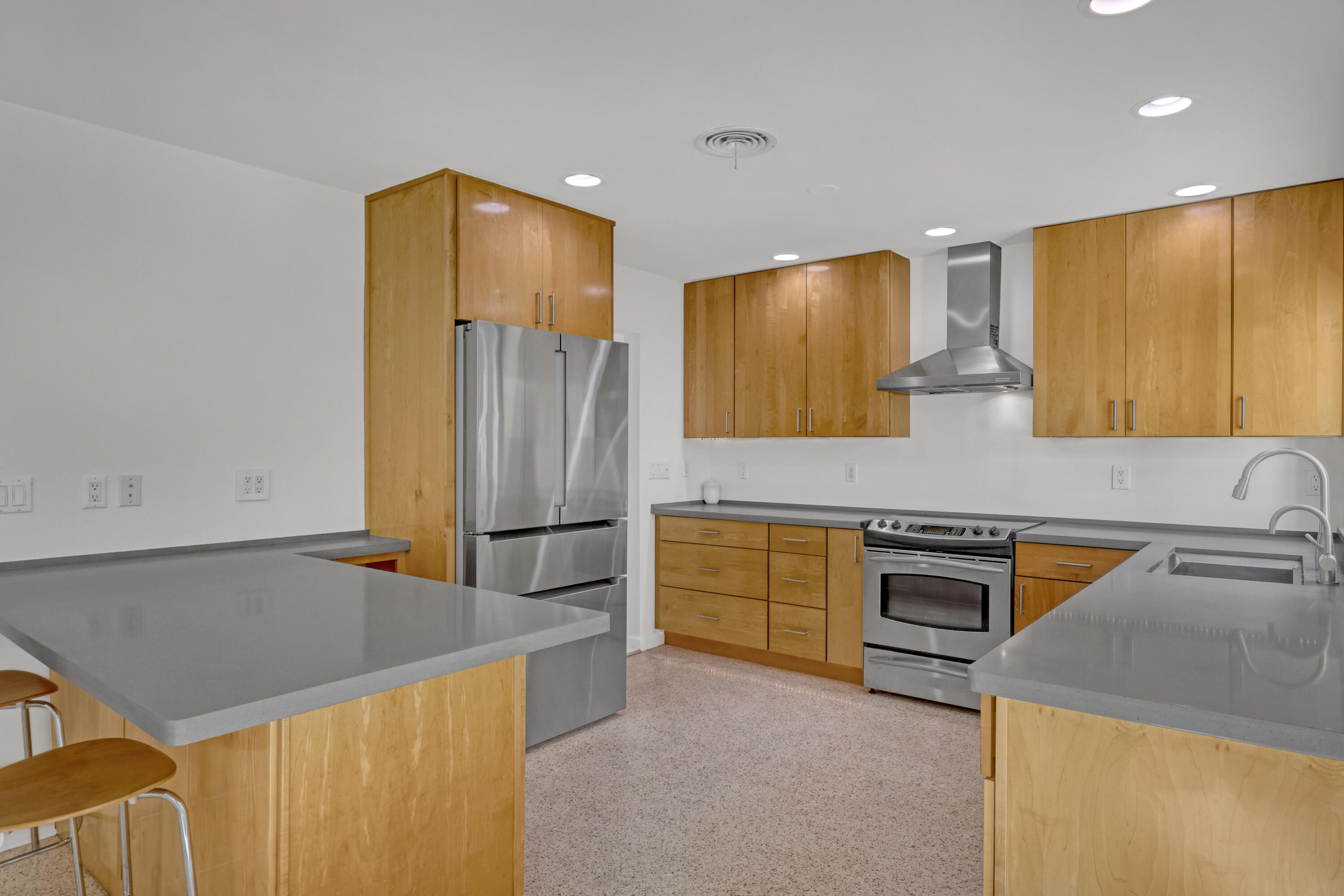 532 Gulf Road North Palm Beach, FL 33408 - Photo 14 of 50 532 Gulf (17)