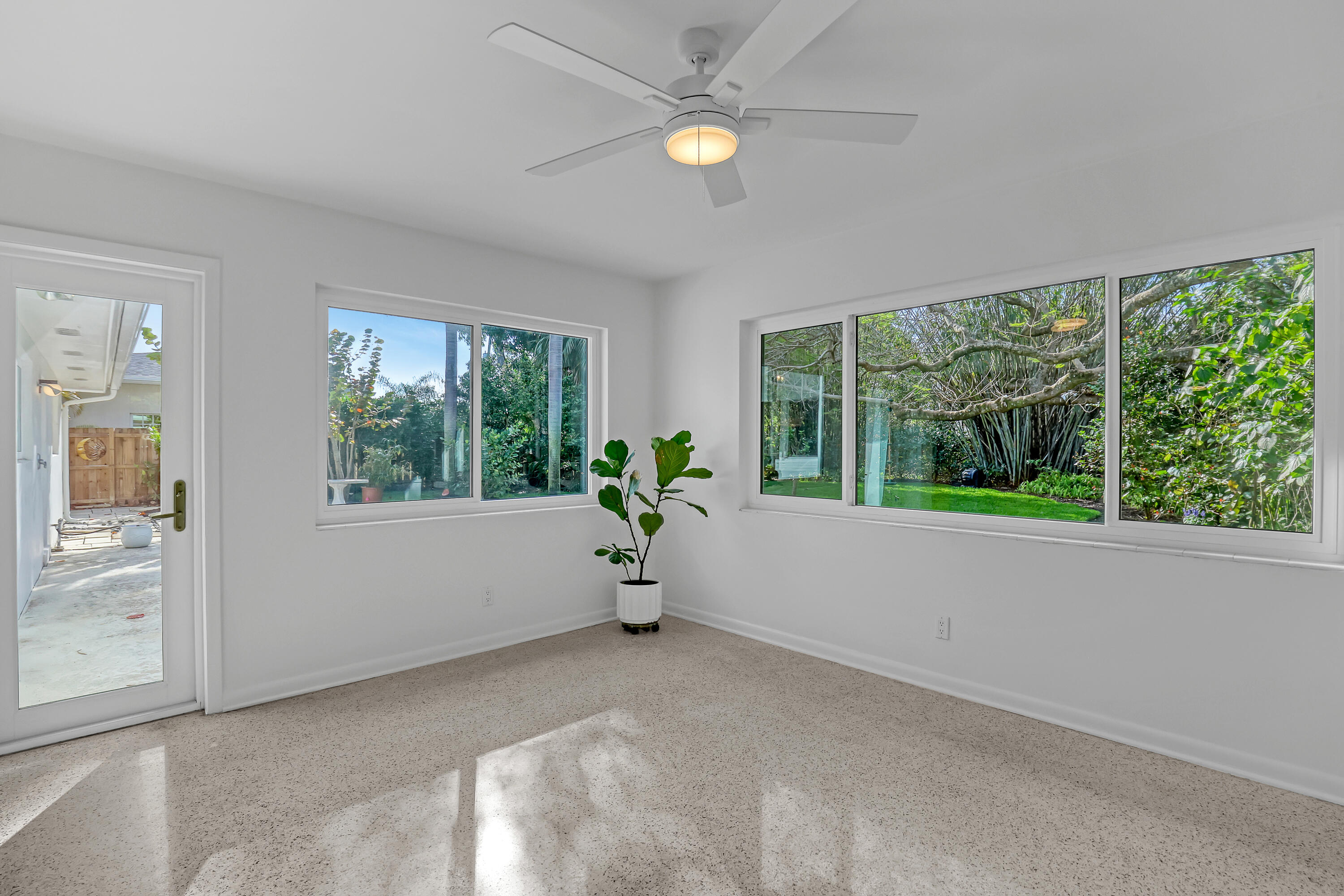 532 Gulf Road North Palm Beach, FL 33408 - Photo 20 of 50 532 Gulf (15)