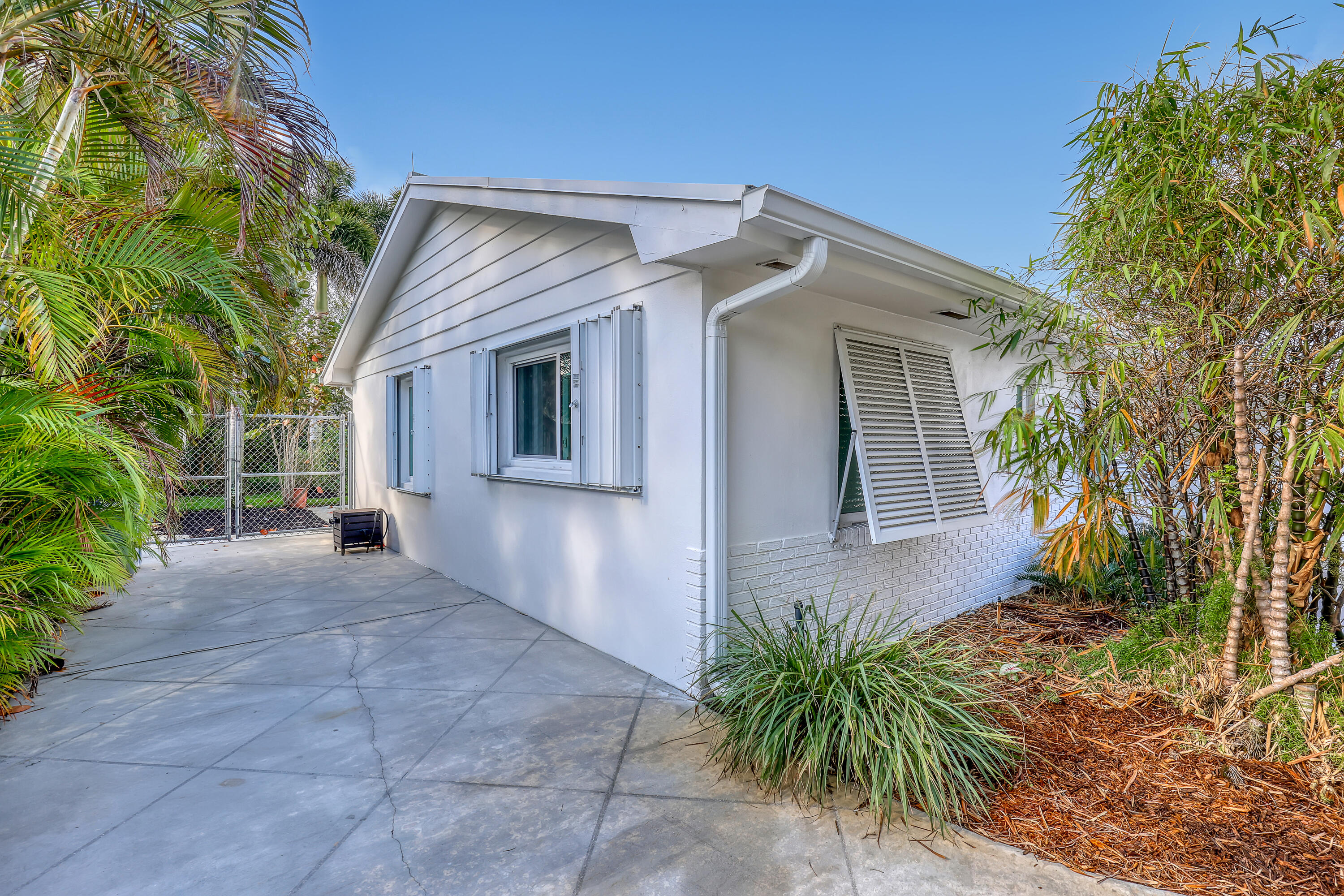 532 Gulf Road North Palm Beach, FL 33408 - Photo 6 of 50 532 Gulf (38)