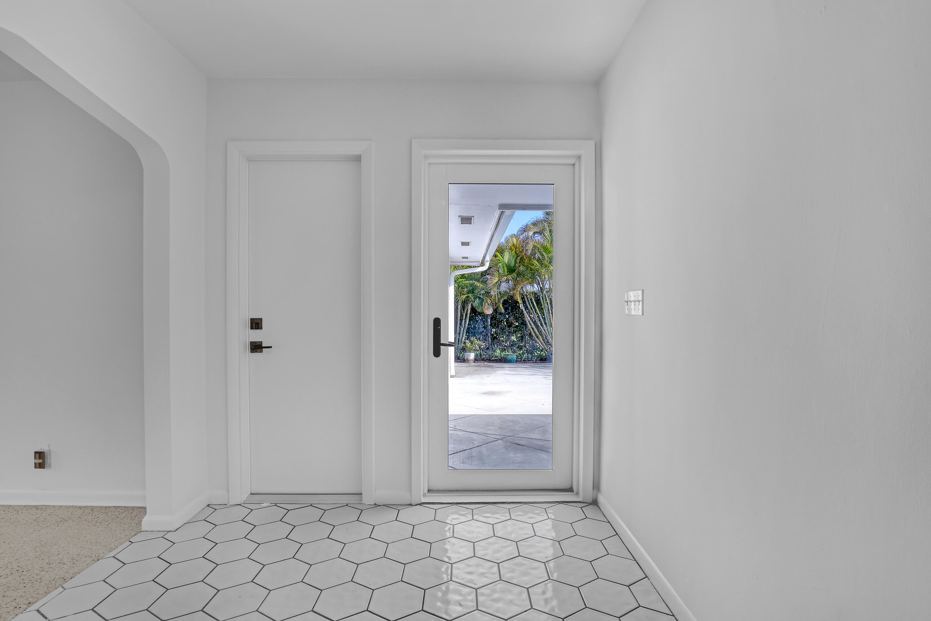 532 Gulf Road North Palm Beach, FL 33408 - Photo 9 of 50 532 Gulf (7)