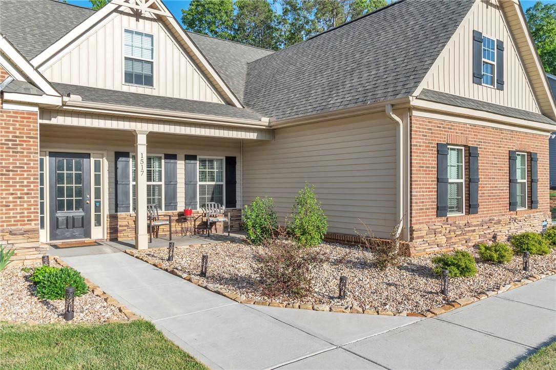 1517 Durham Road Piedmont, SC 29673 - Photo 2 of 32
