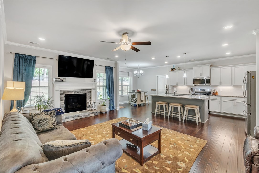 1517 Durham Road Piedmont, SC 29673 - Photo 5 of 32