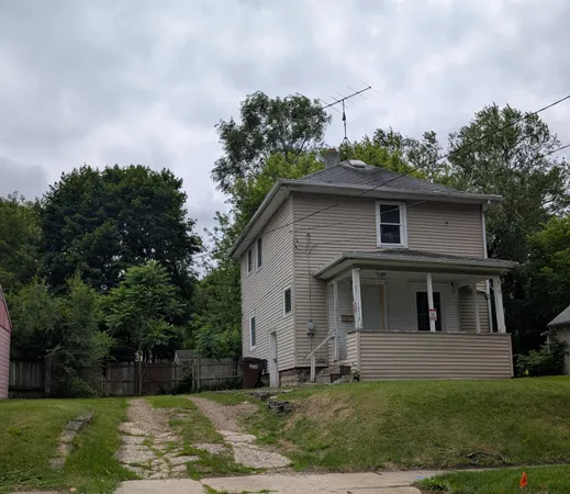 $19,900 | 1913 Plymouth Street, Jackson, MI 49203