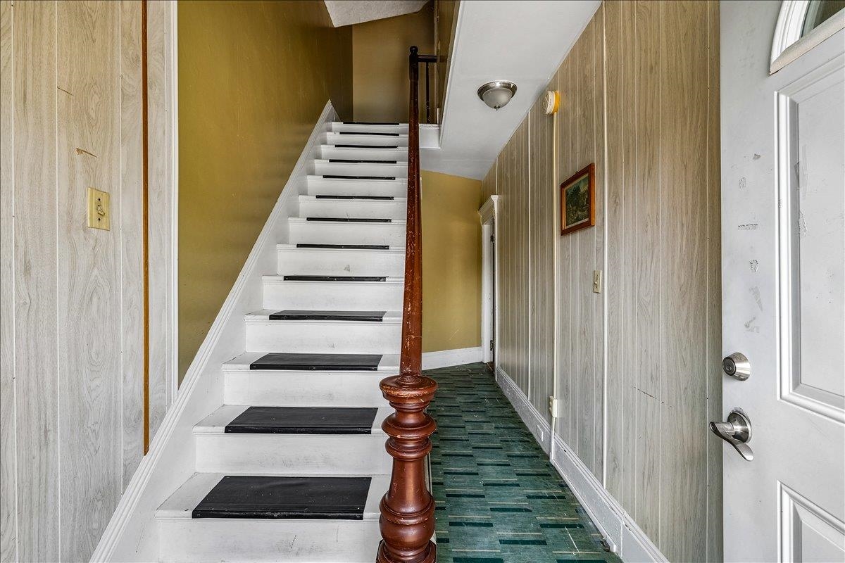 336 Spruce Street Manchester, NH 03103 - Photo 5 of 44