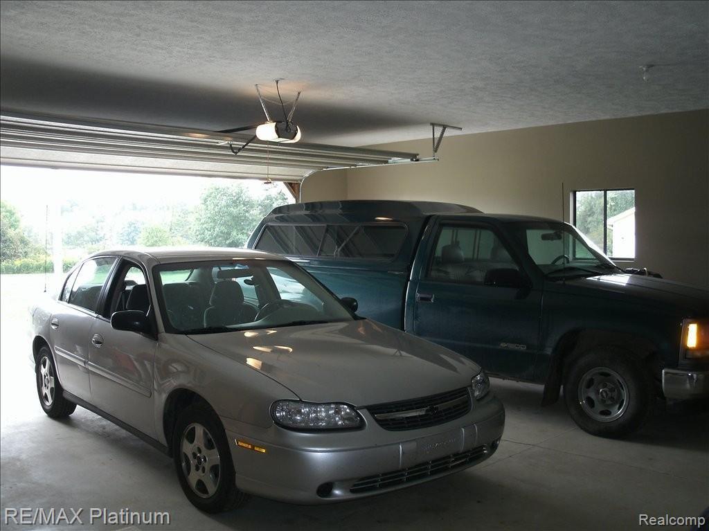 9710 West Vogt Road Fowlerville, MI 48836 - Photo 8 of 25 2.5+CAR GARAGE