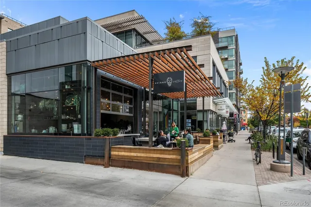 a view of the patio of the house