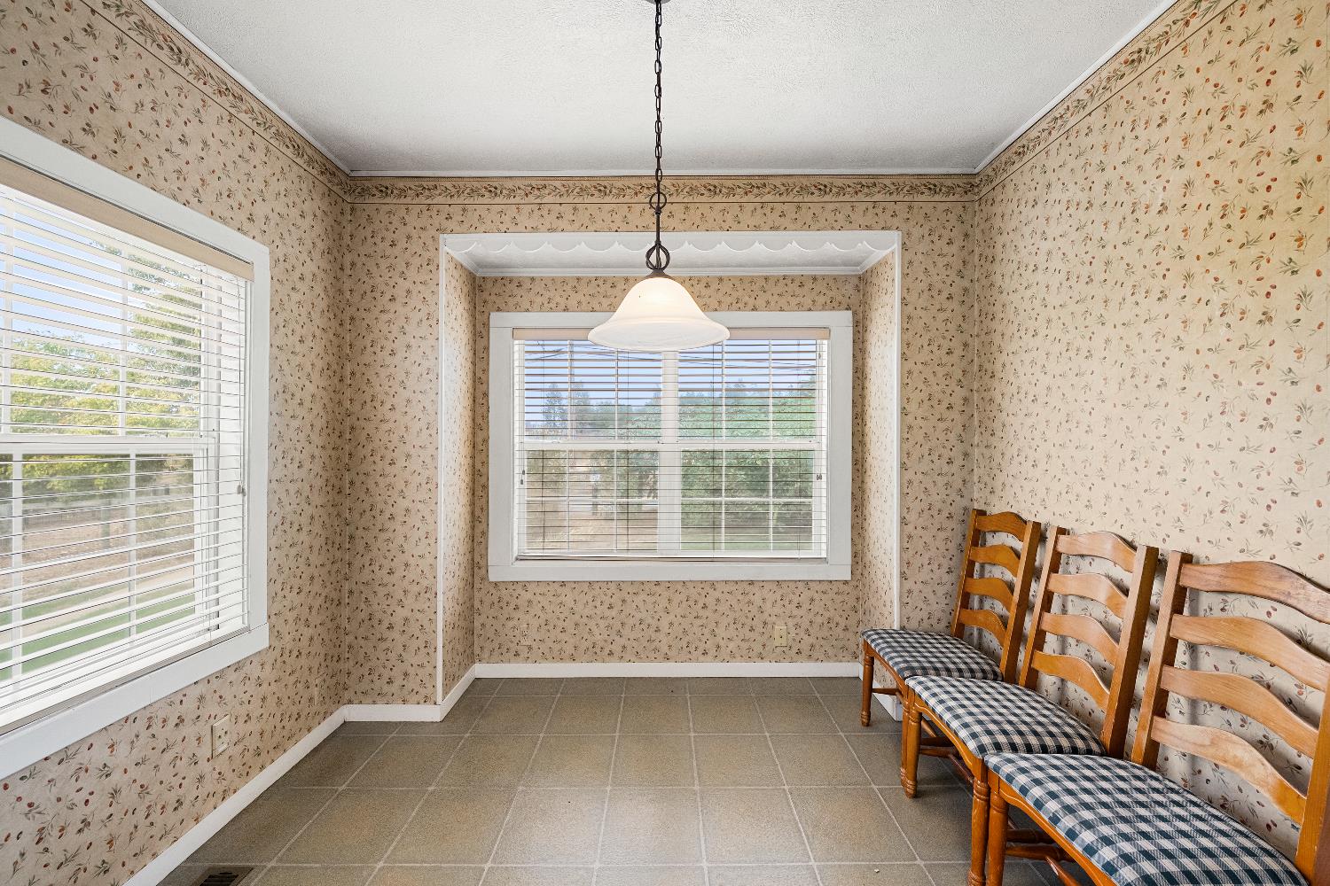 6340 Grizzly Flat Road Somerset, CA 95684 - Photo 34 of 92 a living room with furniture and a window