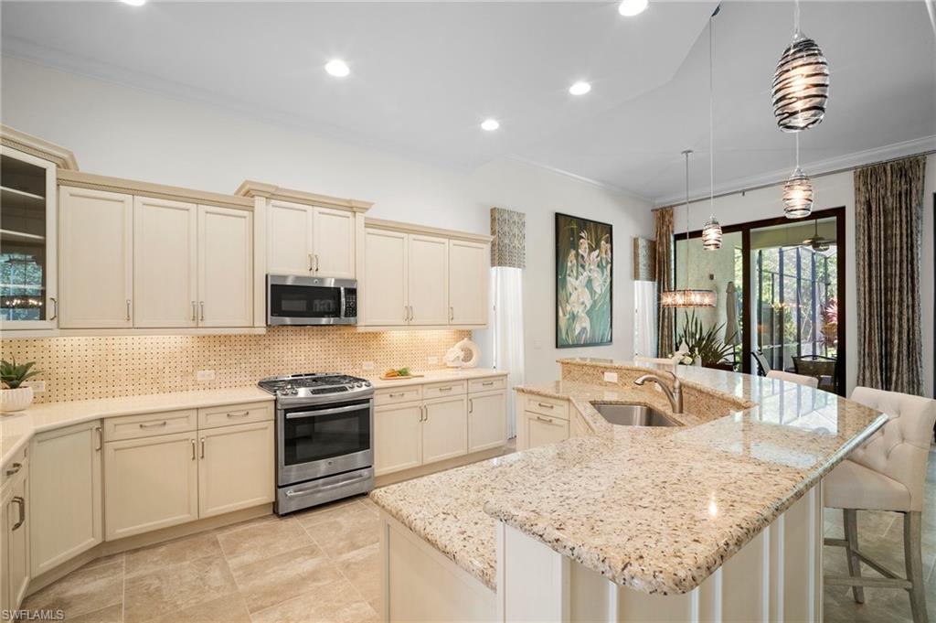 6541 Roma Way Naples, FL 34113 - Photo 6 of 38 Gallery Image 6