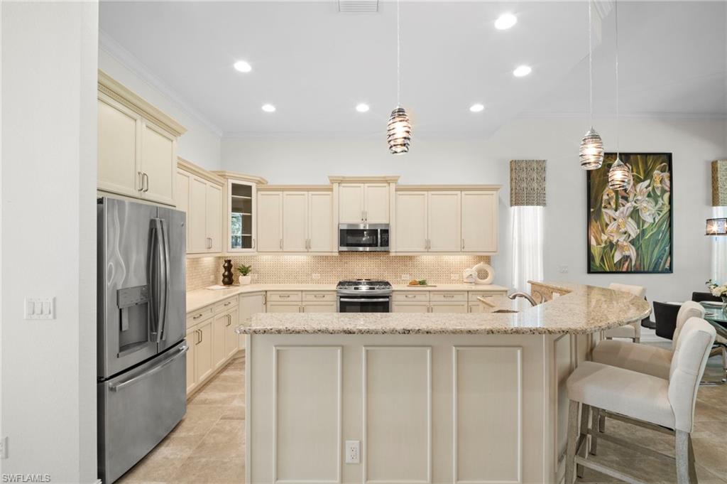 6541 Roma Way Naples, FL 34113 - Photo 8 of 38 Gallery Image 8