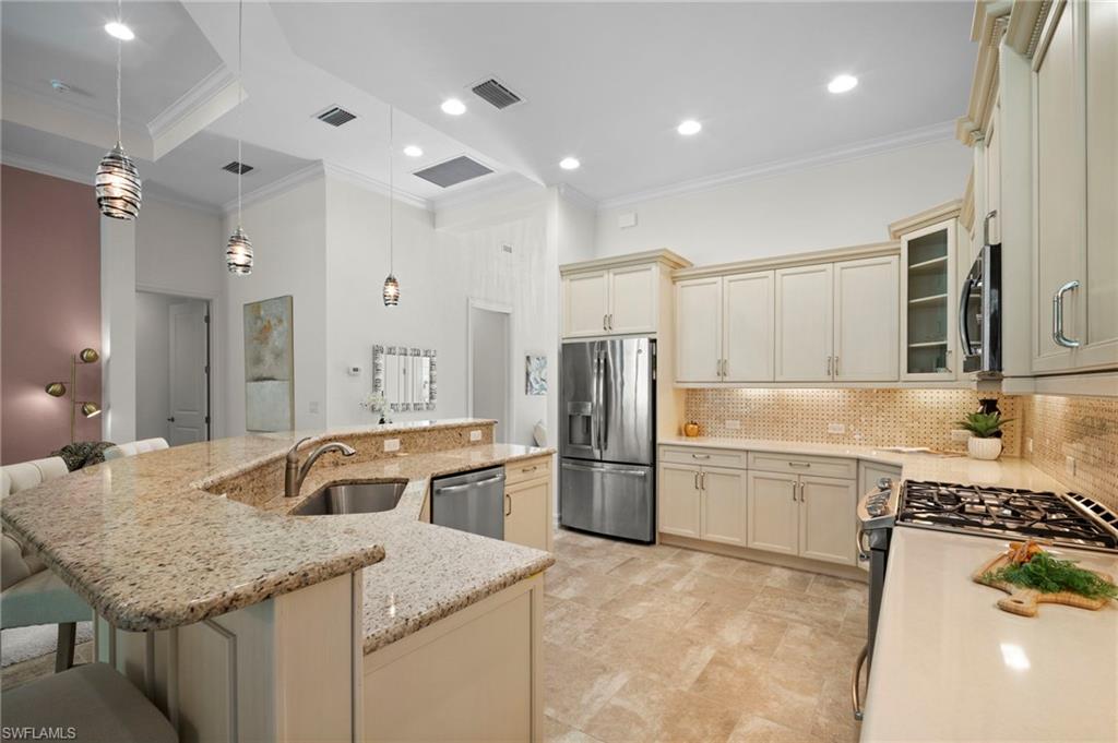 6541 Roma Way Naples, FL 34113 - Photo 10 of 38 Gallery Image 10