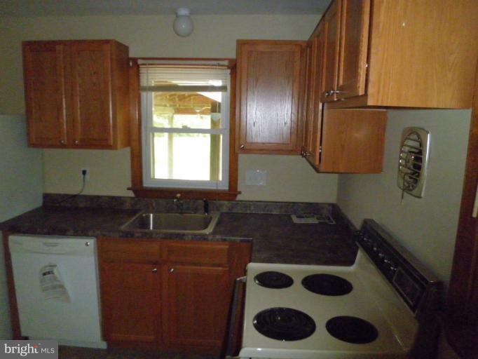427 North Clear Ridge Road Union Bridge, MD 21791 - Photo 14 of 24 Kitchen