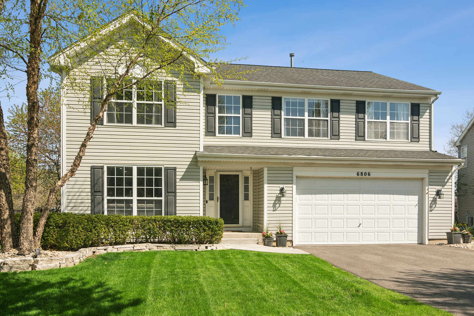 6806 Highgate Road Carpentersville, IL 60110 - Photo 1 of 33 Gallery Image 1