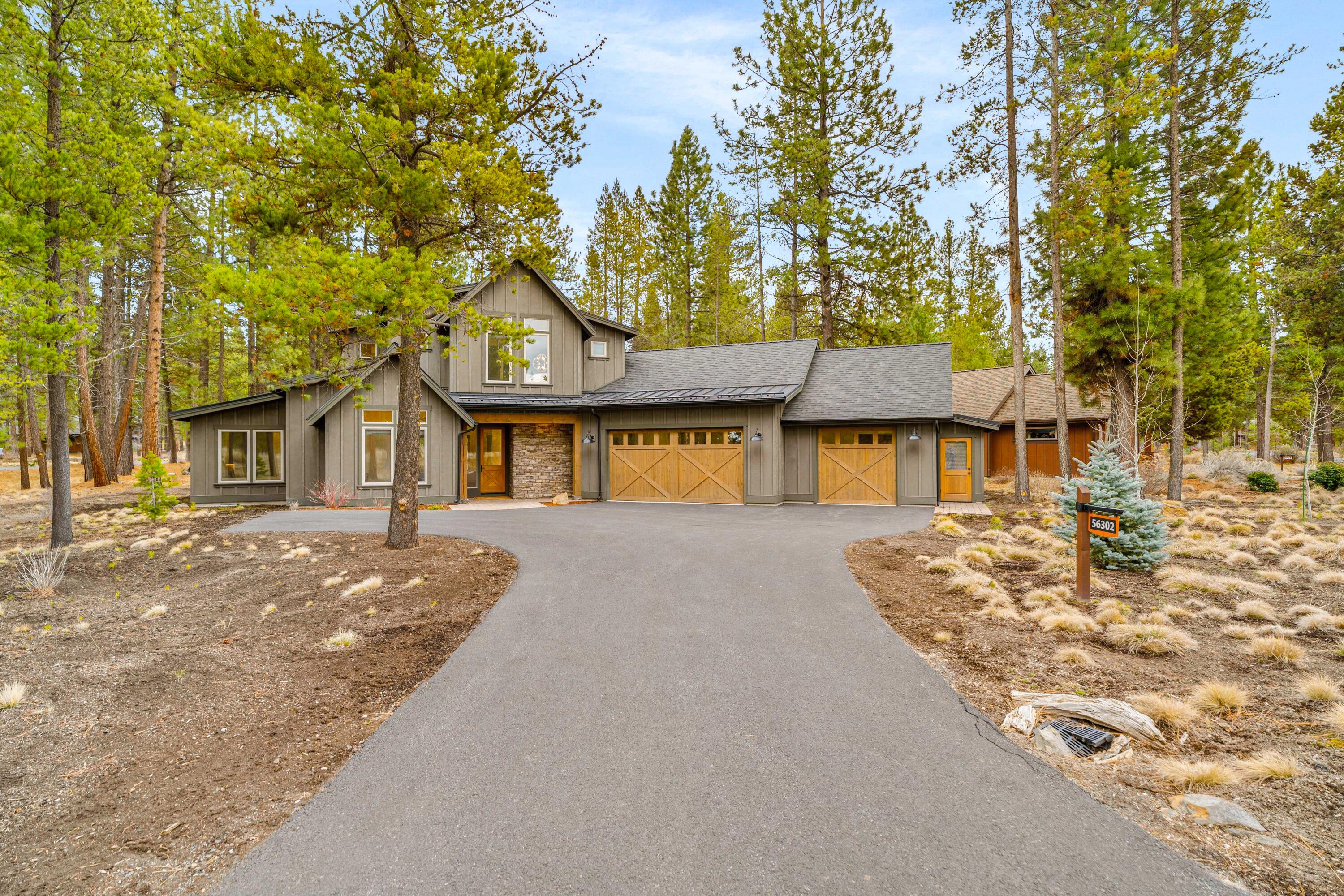 56302 Sable Rock Loop, Unit 255 Bend, OR 97707 - Photo 2 of 65 front view of a house with a yard