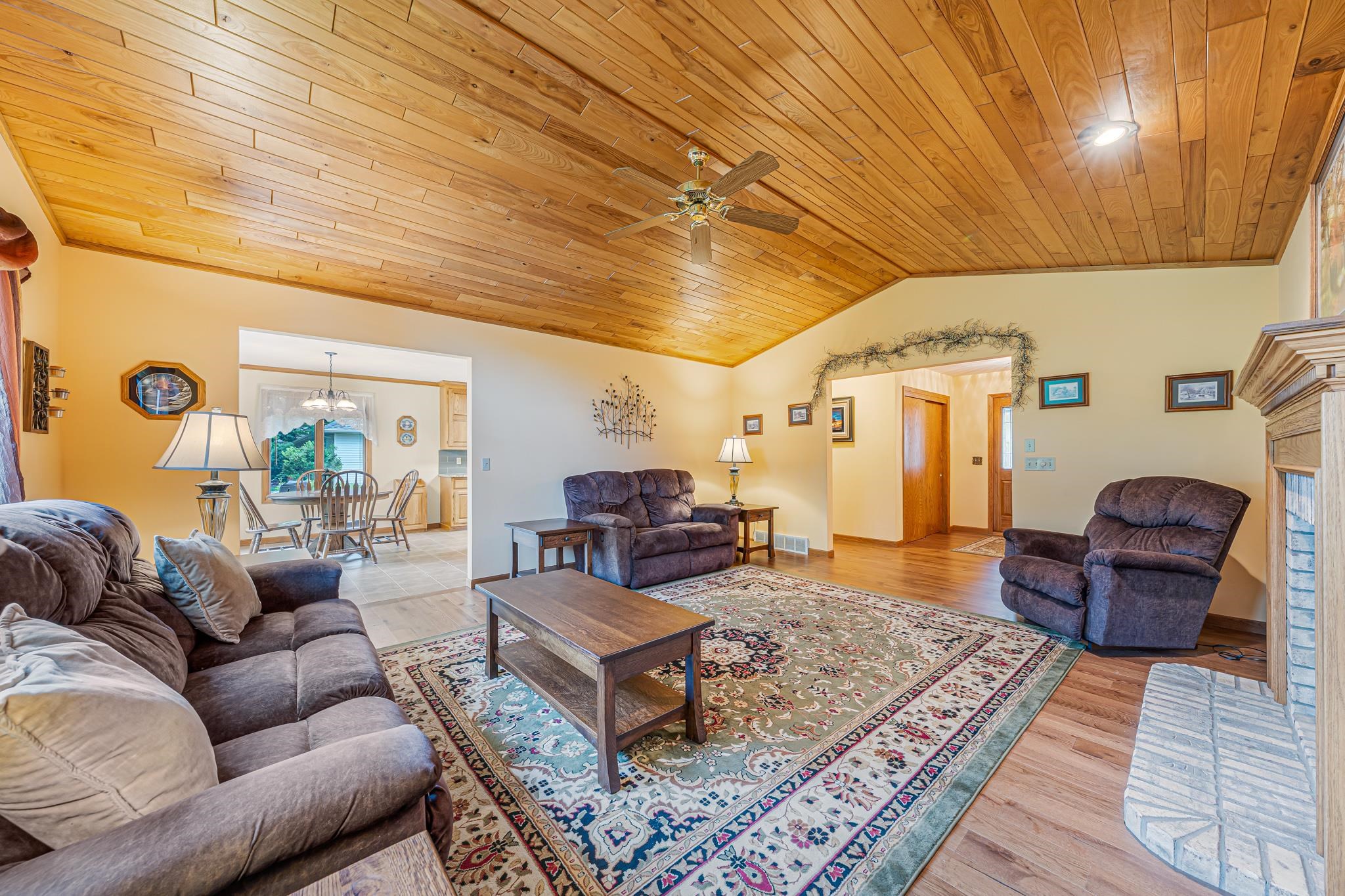 W6674 East Cedar Ridge Drive Appleton, WI 54915 - Photo 10 of 46