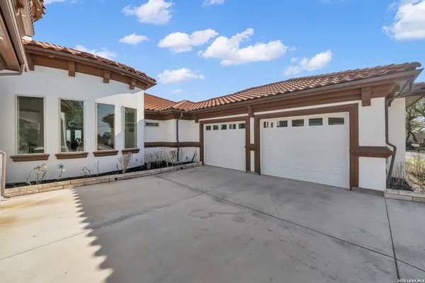 $2,485,000 | 205 County Road 2727, Mico, TX 78056