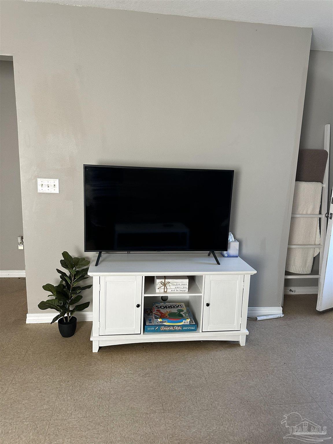 813 North R Street Pensacola, FL 32505 - Photo 8 of 15