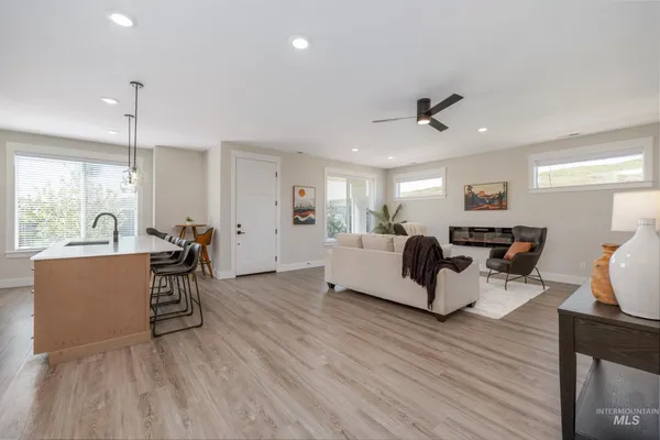 $585,000 | 5712 West Elk Trail Street, Eagle, ID 83714