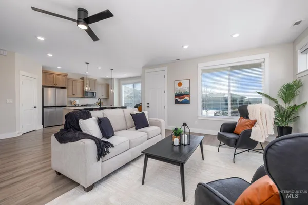 $585,000 | 5712 West Elk Trail Street, Eagle, ID 83714