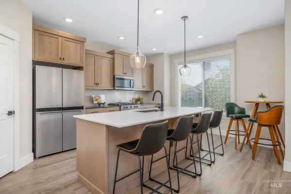 $585,000 | 5712 West Elk Trail Street, Eagle, ID 83714