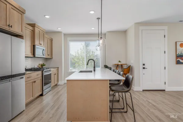 $585,000 | 5712 West Elk Trail Street, Eagle, ID 83714