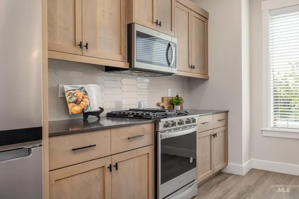 $585,000 | 5712 West Elk Trail Street, Eagle, ID 83714