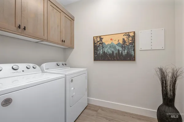 $585,000 | 5712 West Elk Trail Street, Eagle, ID 83714