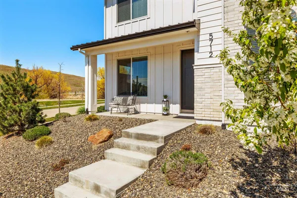 $585,000 | 5712 West Elk Trail Street, Eagle, ID 83714