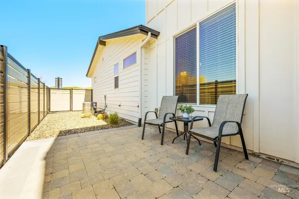 $585,000 | 5712 West Elk Trail Street, Eagle, ID 83714