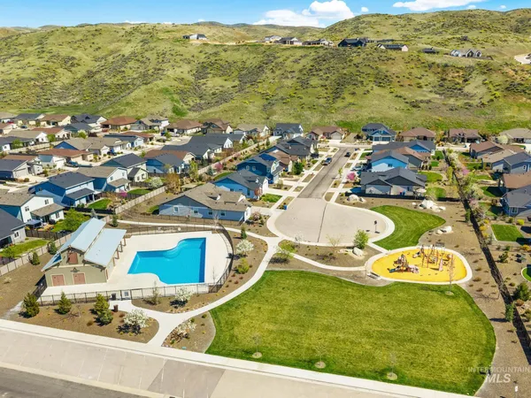 $585,000 | 5712 West Elk Trail Street, Eagle, ID 83714