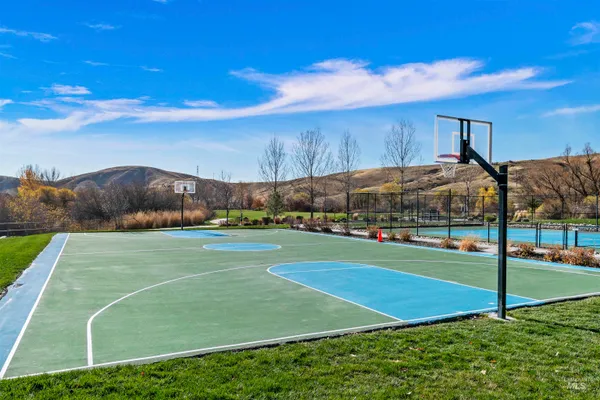 $585,000 | 5712 West Elk Trail Street, Eagle, ID 83714