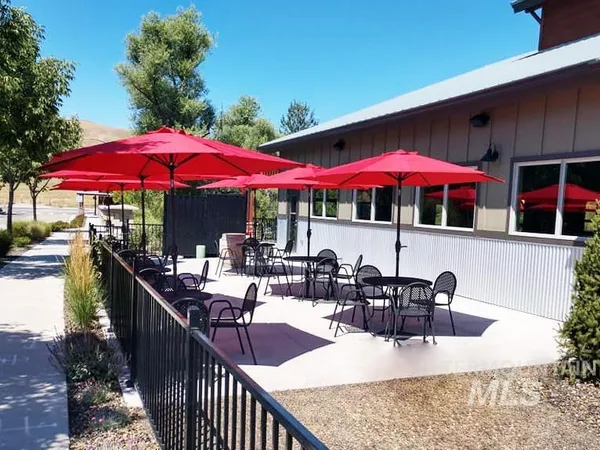 $585,000 | 5712 West Elk Trail Street, Eagle, ID 83714