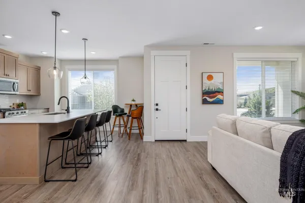 $585,000 | 5712 West Elk Trail Street, Eagle, ID 83714