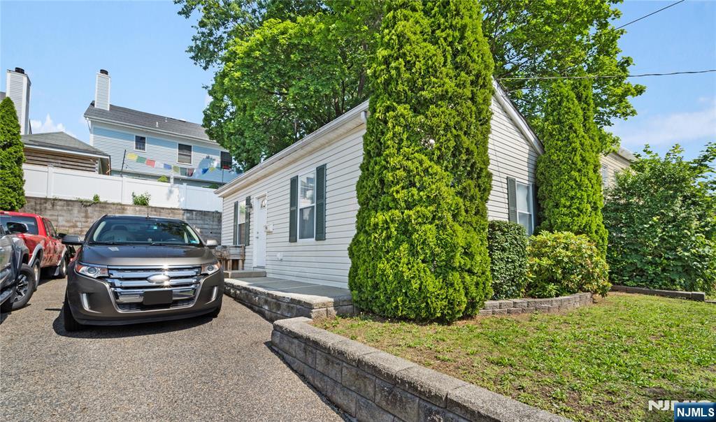 53 Hackensack Street Wood-Ridge, NJ 07075 - Photo 15 of 27