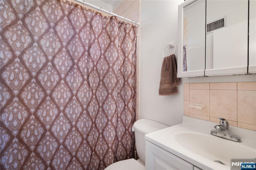 53 Hackensack Street Wood-Ridge, NJ 07075 - Photo 23 of 27