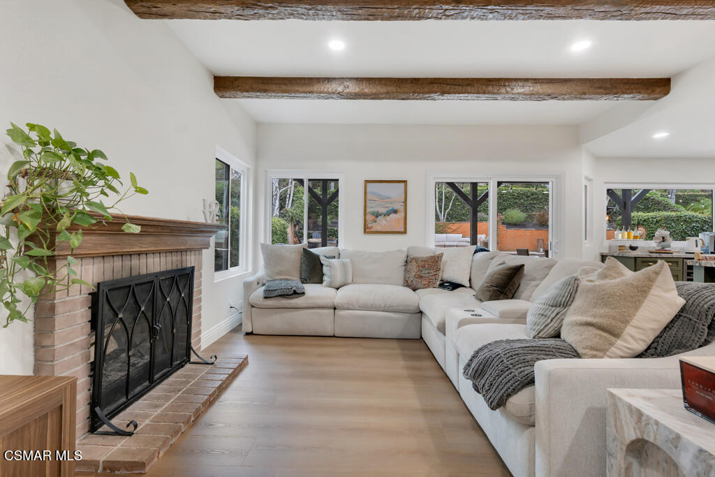 12208 Cherry Grove Street Moorpark, CA 93021 - Photo 25 of 85 12208 Cherry Grove St-HsHProd-27