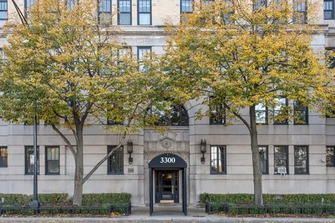$939,000 | 3300 North Lake Shore Drive, Unit 15A, Chicago, IL 60657