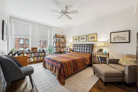 $939,000 | 3300 North Lake Shore Drive, Unit 15A, Chicago, IL 60657