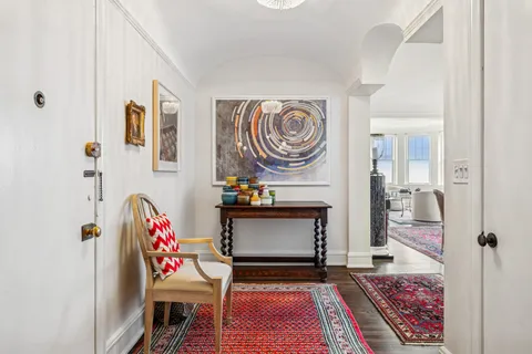 $939,000 | 3300 North Lake Shore Drive, Unit 15A, Chicago, IL 60657