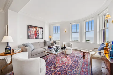 $939,000 | 3300 North Lake Shore Drive, Unit 15A, Chicago, IL 60657